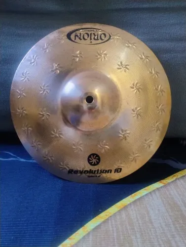 Prato de bateria acústica