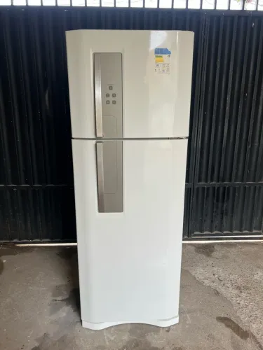 Geladeira Electrolux 460 litros frost free conservada 