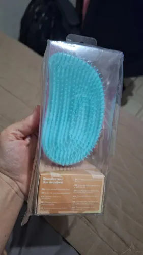 Escova de cabelo desembaraçadora needs