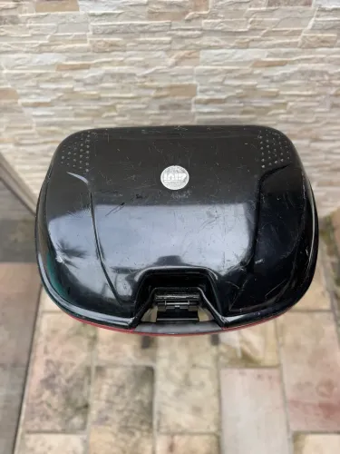 Baú GIVI 45/47L Original - Cabe 2 Capacetes - Com Chave
