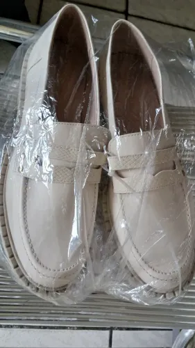 Sapato bege mocassim
