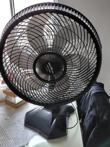 Ventilador de mesa Britânia 50cm