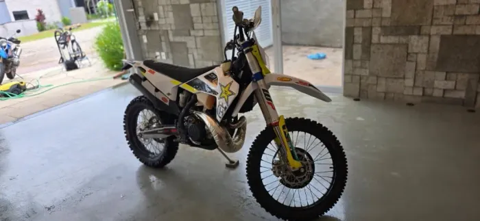 HUSQVARNA TE300 ROCKSTAR.... ZERADA!!!
