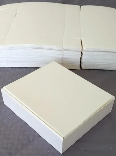 100 Caixas de Papelão Branco Para Salgados Doces Roupas 24,5x21x6 cm