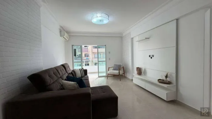 Apartamento mobiliado no Edifício Golden Tower | 96 m² | 2 dormitórios | 2 vagas | Balneár