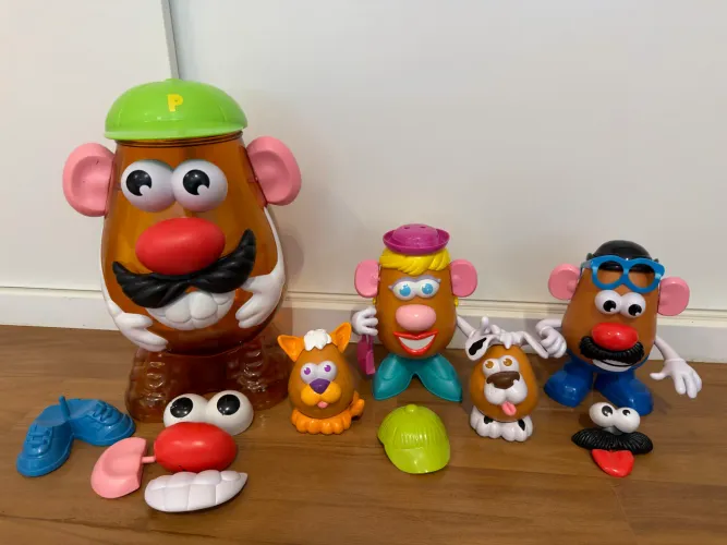 Família Sr e Sra cabeça de batata / potato head