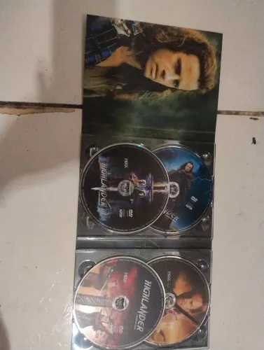 Vendo os 4 filmes  de Highlander 