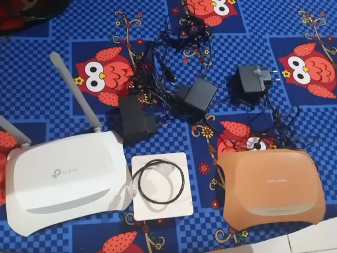 Vendo 35  reais esses dois roteadores .