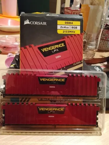 Memória RAM Corsair Vengeance LPX DDR4 8GB (2x4GB) 2133MHz CL13