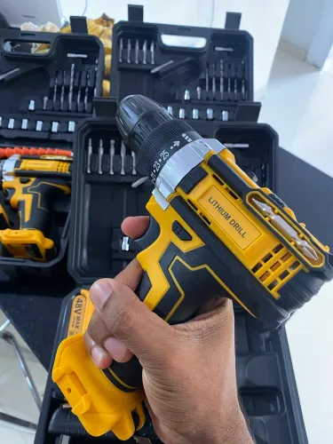 Furadeira Elétrica com Duas Baterias