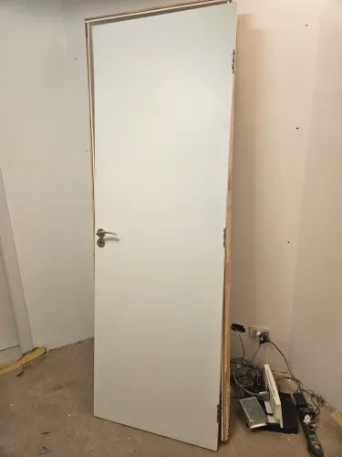 Vendo porta branca de 70cmx210cm!!
