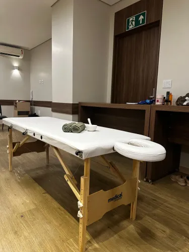 Vendo maca portátil para estética/ massagem