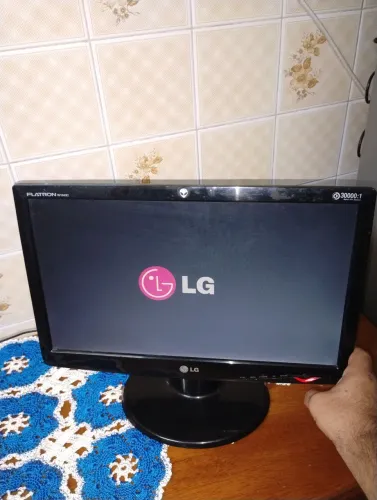 Monitor VGA  Led LG 19 Polegadas Modelo W1943C 
