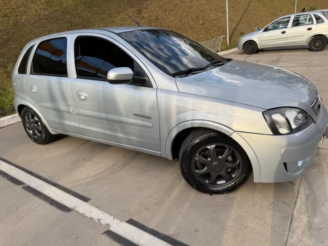 Chevrolet Corsa Hat. Premium 1.4 8V Econoflex 5P 2009