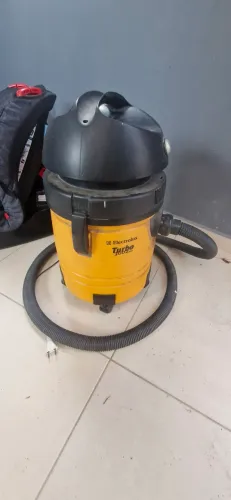 Aspirador de pó e água turbo 1400w