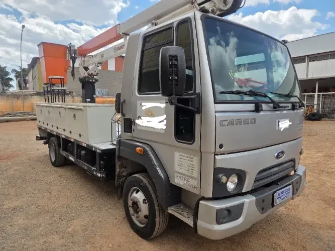 Cargo 816/14 no chassis vidros elétricos