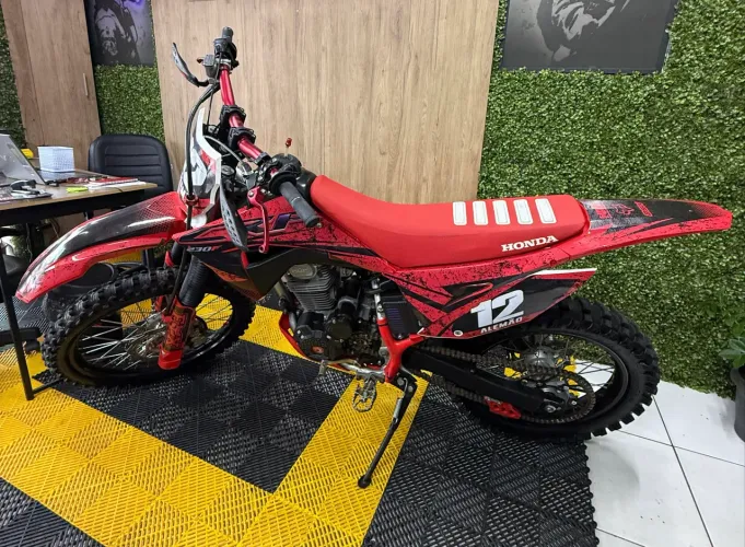 CRF 230F 2018 | Moto para quem procura procedência. Não aceito trocas.