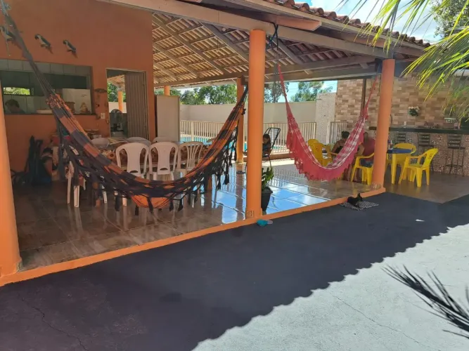 CASA EM ARUANÃ-GO / 03 QTS (02 SUÍTES)