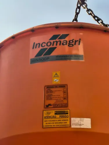 Misturador De Ração Incomagri MIN-P 500Kg Polietileno Sem Motor - produto novo.