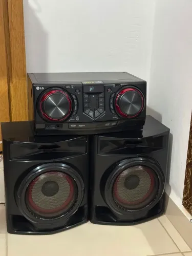 Som LG 440W acompanha antena e controle original 500$.