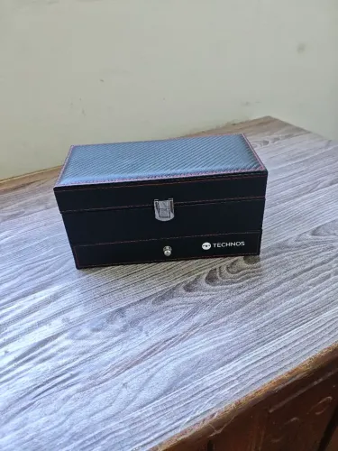 2 Relógios technos