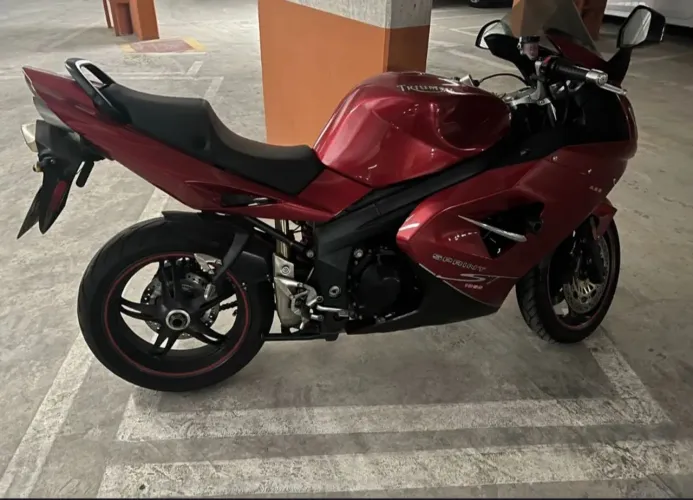 Triumph st 1050