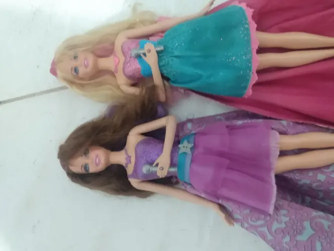 Boneca Barbie a princesa e a pop star Tori e Keira 