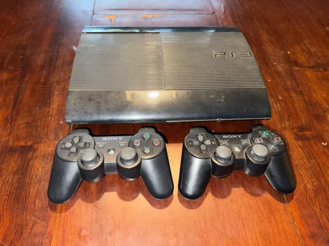 Playstation 3 super slim + jogos