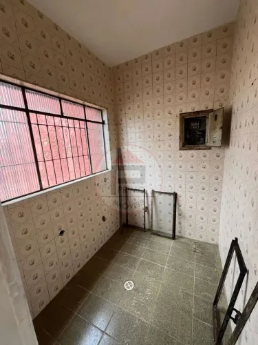 Sala Comercial bem localizada - Largo de Vila Nhocuné - Fácil acesso para estação do metrô