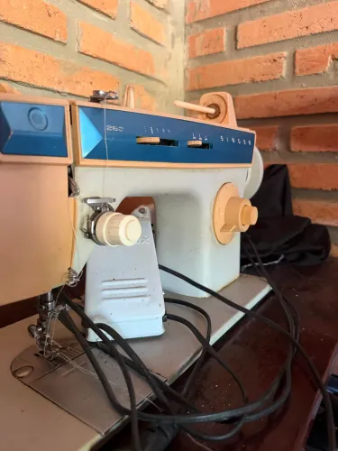 Vendo Singer 262 clássica