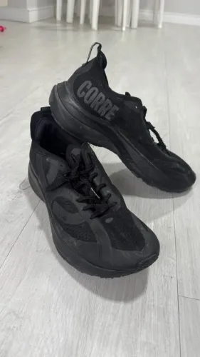 TENIS CORRE 4 PRETO - POUCO USADO