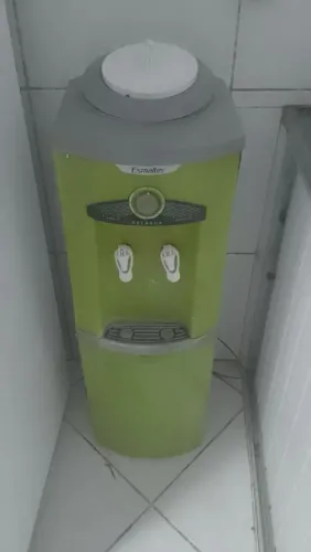 Gela água Esmaltec motor otimo.