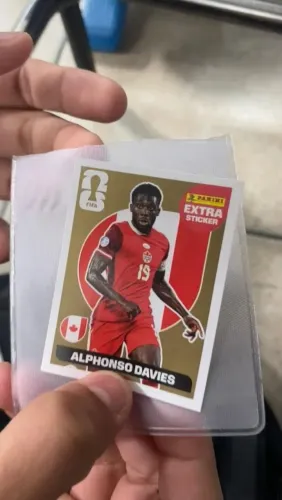 Figurinha legend Panini 2026 ouro