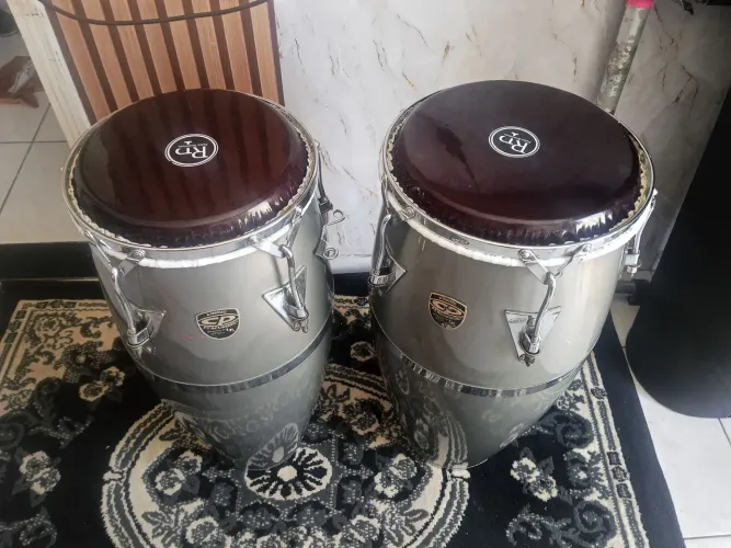 CONGAS COSMIC CP COM PELES SINTÉTICA