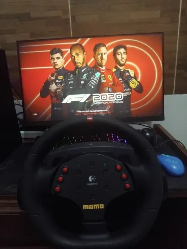 Volante Momo Racing