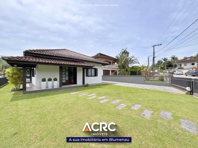 ACRC Imóveis - CA03541 - Casa a Venda no Bairro Centro em Pomerode