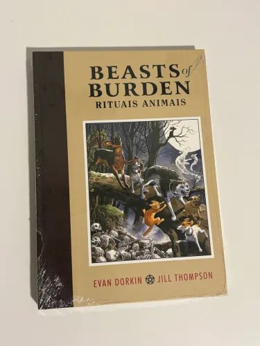 Livro Beasts of Burden - Rituais animais - Capa dura lacrado