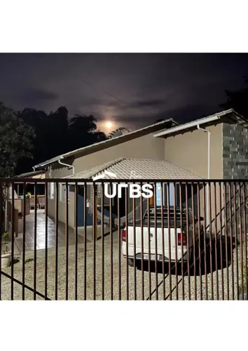 CASA EXCLUSIVA À VENDA EM PIRENÓPOLIS