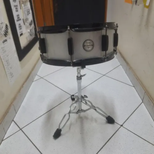 Caixa Mapex Voyager + estante