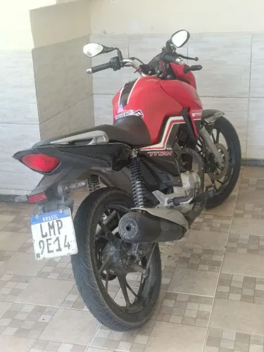 Titan 160