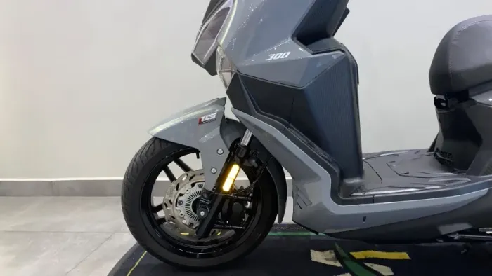 Dafra JOYRIDE Cinza 300 2025 Luc 2026