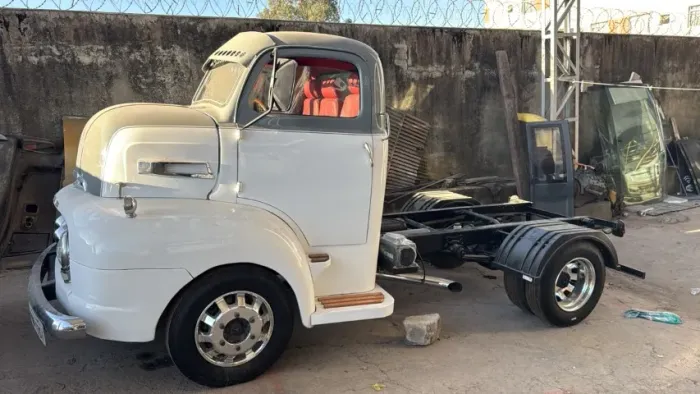 Ford COE 1951 restaurado *LEIA A DESCRIÇÃO*