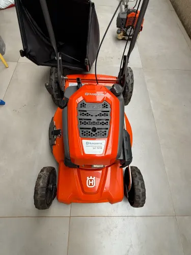 Cortador de grama Husqvarna LC151 S