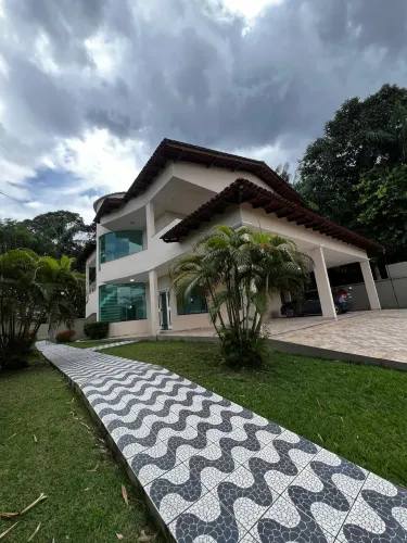 Casa  Duplex no Itapuranga III 04 Suites sendo 01 Master com Closet Edícula com Churrasque