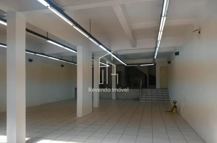Prédio Comercial à Venda no Centro de Santo André-SP 780m² de Área 3 Banheiros