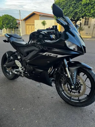 Yamaha YZF R-3 321 2025