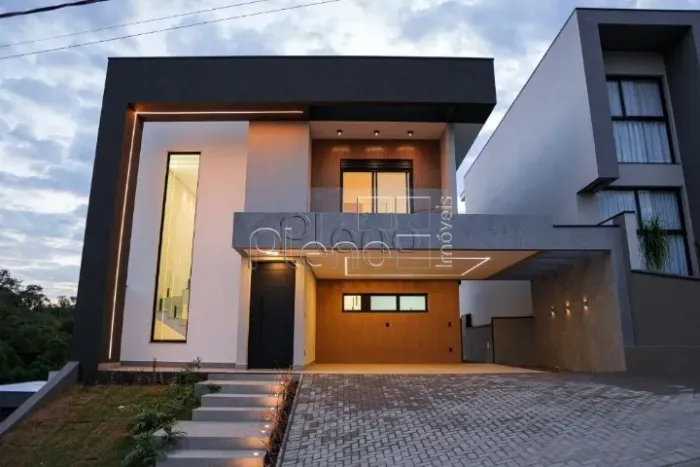 Casa à Venda no Condomínio Bosque da Mata em Valinhos, no bairro Vila Pagano.