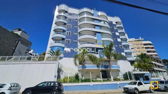 Apartamento com 4 quartos à venda no Bairro João Paulo