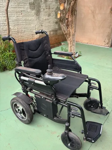 Cadeira de rodas elétrica