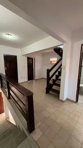 Triplex Amplo 5 Quartos - Locação no Hernâni Sá, Ilhéus/BA